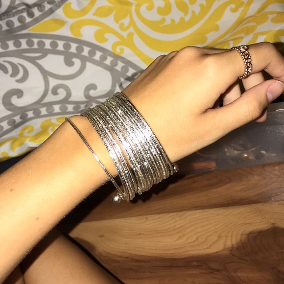 Two bracelets - Picture 3 of 3